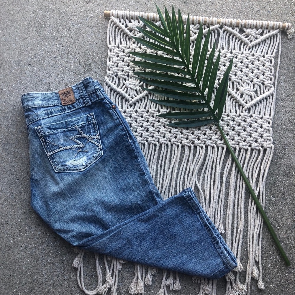 BKE Jean Capri Sabrina Crop Distressed Denim 28